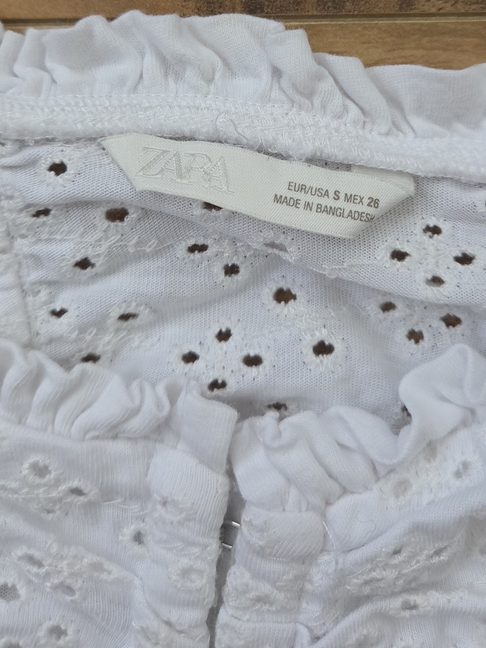 Zara White Eyelet Ruffle Cropped Tank - Picture 2 of 2